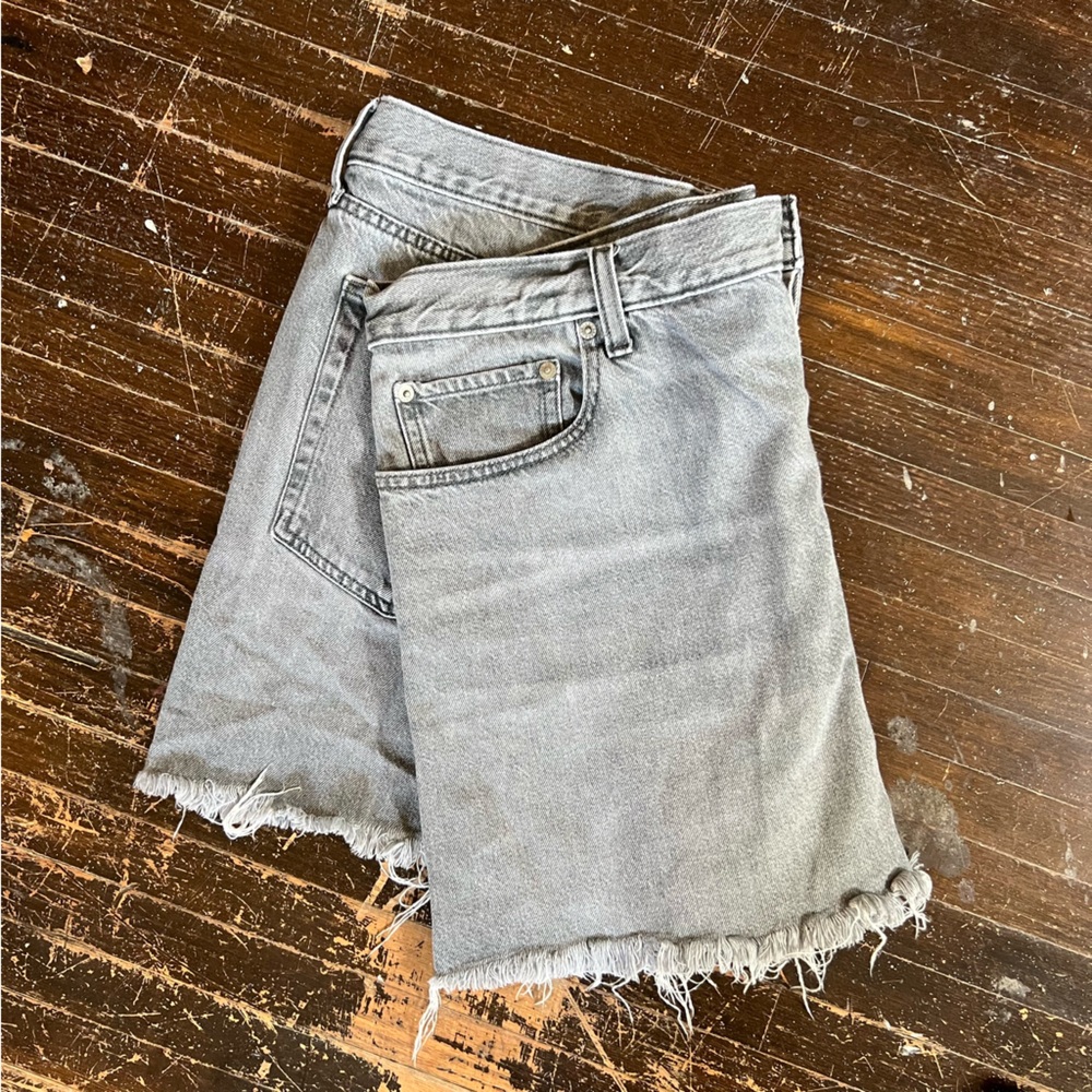 Lucky Brand Traveler High Waisted Jean Short Light Wash Gray - Picture 9 of 13
